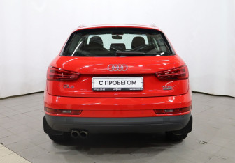Подержанный автомобиль Audi Q3 2015 года (5 фото)