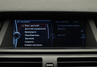 Подержанный автомобиль BMW X5 2013 года (15 фото)