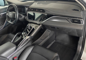 Подержанный автомобиль Geely Atlas Pro 2022 года (9 фото)