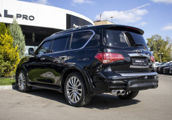 Подержанный автомобиль Infiniti QX80 2015 года (7 фото)
