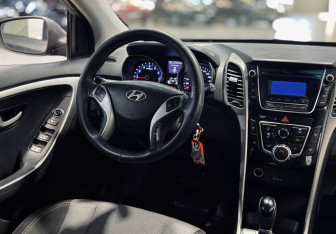Подержанный автомобиль Hyundai i30 Wagon 2013 года (20 фото)
