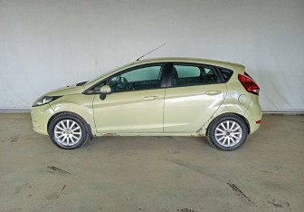 Подержанный автомобиль Ford Fiesta Hatchback 2008 года (7 фото)