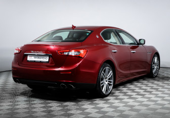 Подержанный автомобиль Maserati Ghibli Sedan 2014 года (5 фото)