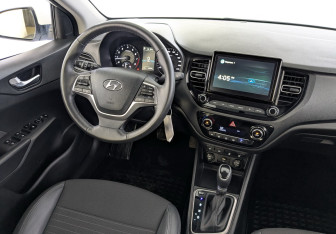 Подержанный автомобиль Hyundai Solaris Sedan 2022 года (29 фото)