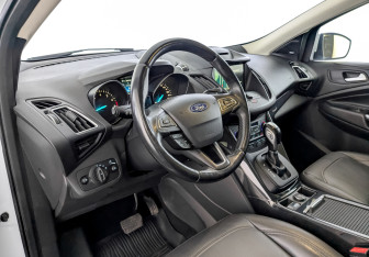 Подержанный автомобиль Ford Kuga 2019 года (16 фото)
