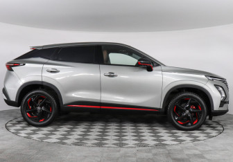 Подержанный автомобиль Omoda C5 2022 года (4 фото)