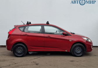 Подержанный автомобиль Hyundai Solaris Hatchback 2011 года (4 фото)