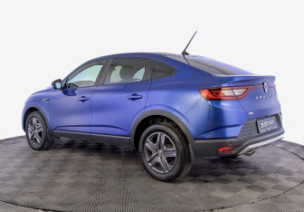 Подержанный автомобиль Renault Arkana 2021 года (7 фото)