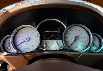 Подержанный автомобиль Porsche Cayenne 2007 года (11 фото)