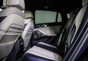 Подержанный автомобиль BMW X6 2021 года (13 фото)