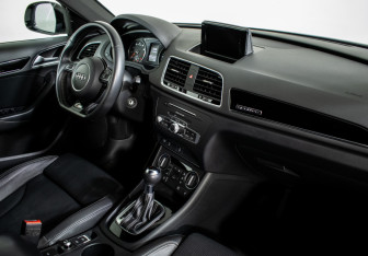 Подержанный автомобиль Audi Q3 2018 года (10 фото)