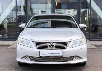 Подержанный автомобиль Toyota Camry Sedan 2012 года (2 фото)
