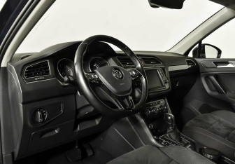 Подержанный автомобиль Volkswagen Tiguan 2017 года (10 фото)