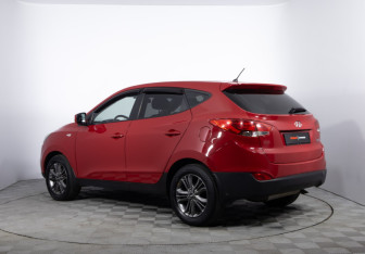 Подержанный автомобиль Hyundai ix35 2013 года (7 фото)