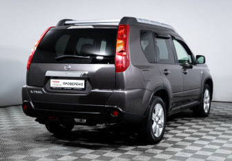 Подержанный автомобиль Nissan X-Trail 2008 года (5 фото)
