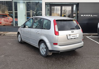 Подержанный автомобиль Ford C-MAX 2006 года (7 фото)