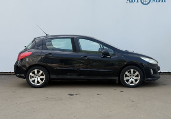 Подержанный автомобиль Peugeot 308 Hatchback 2009 года (4 фото)