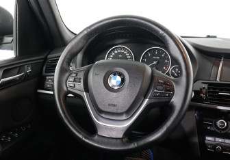 Подержанный автомобиль BMW X3 2017 года (13 фото)