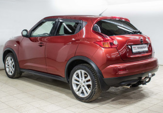 Подержанный автомобиль Nissan Juke 2012 года (6 фото)
