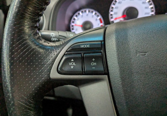 Подержанный автомобиль Honda Pilot 2012 года (3 фото)