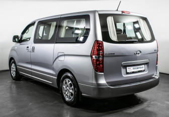 Подержанный автомобиль Hyundai H-1 2018 года (7 фото)