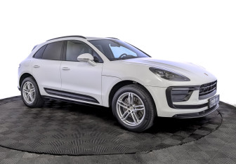 Подержанный автомобиль Porsche Macan 2022 года (3 фото)
