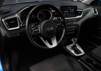 Подержанный автомобиль Kia Ceed Hatchback 2018 года (12 фото)