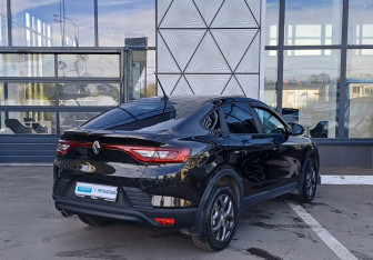 Подержанный автомобиль Renault Arkana 2019 года (5 фото)