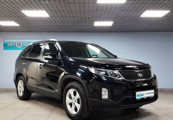 Подержанный автомобиль Kia Sorento 2017 года (3 фото)