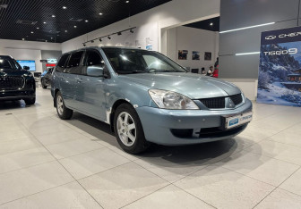 Подержанный автомобиль Mitsubishi Lancer Wagon 2006 года (3 фото)