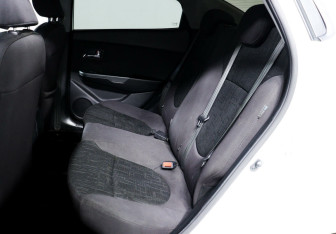 Подержанный автомобиль Kia Rio Sedan 2013 года (10 фото)