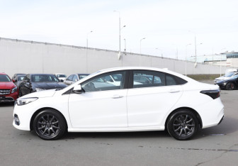 Подержанный автомобиль Omoda S5 2024 года (8 фото)