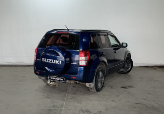Подержанный автомобиль Suzuki Grand Vitara 2010 года (6 фото)