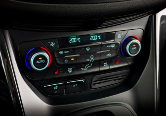 Подержанный автомобиль Ford Kuga 2018 года (25 фото)