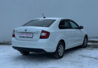 Подержанный автомобиль Skoda Rapid Liftback 2018 года (5 фото)