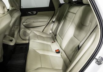 Подержанный автомобиль Volvo XC60 2019 года (15 фото)