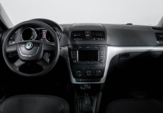 Подержанный автомобиль Skoda Yeti 2012 года (12 фото)