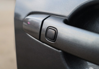 Подержанный автомобиль Toyota RAV4 2012 года (13 фото)