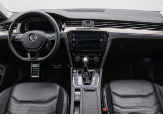 Подержанный автомобиль Volkswagen Arteon 2020 года (13 фото)