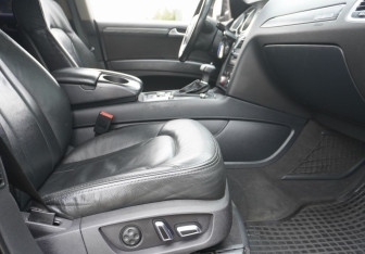 Подержанный автомобиль Audi Q7 2010 года (11 фото)