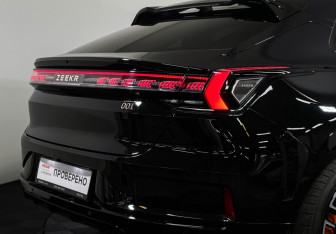 Подержанный автомобиль Zeekr 001 2023 года (24 фото)