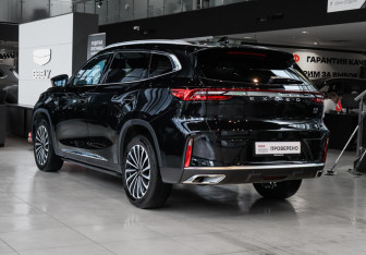 Подержанный автомобиль Exeed TXL 2023 года (6 фото)