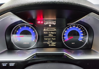 Подержанный автомобиль Geely Emgrand EC7 Sedan 2016 года (16 фото)