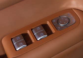 Подержанный автомобиль LiXiang L6 2024 года (21 фото)