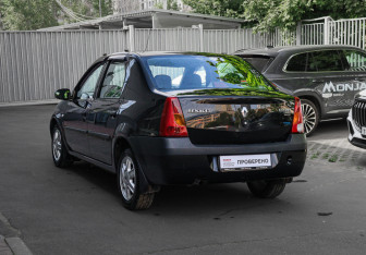 Подержанный автомобиль Renault Logan Sedan 2009 года (6 фото)