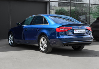 Подержанный автомобиль Audi A4 Sedan 2012 года (6 фото)