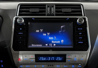 Подержанный автомобиль Toyota Land Cruiser Prado 2019 года (17 фото)