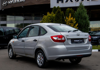 Подержанный автомобиль LADA (ВАЗ) Granta Liftback 2014 года (5 фото)