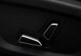 Подержанный автомобиль Changan UNI-V 2023 года (18 фото)