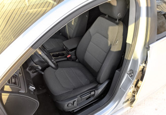 Подержанный автомобиль Volkswagen Passat Sedan 2012 года (20 фото)